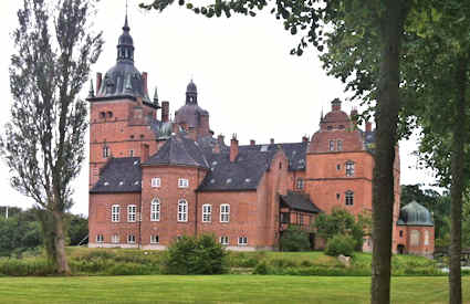 Vall slott, Danmark