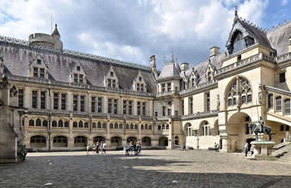 Château de Pierrefonds Château de Pierrefonds